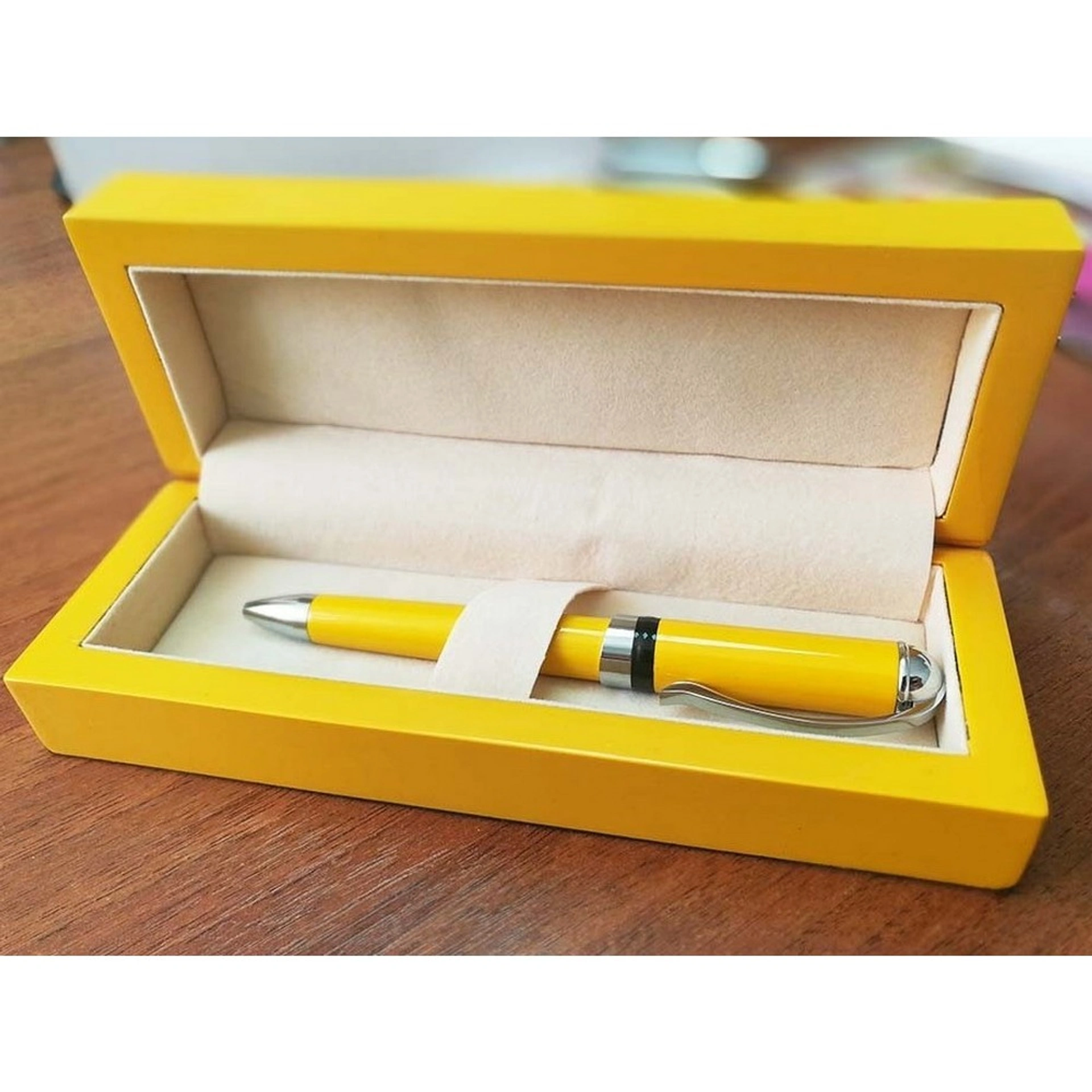 Metal handle in case, rotating