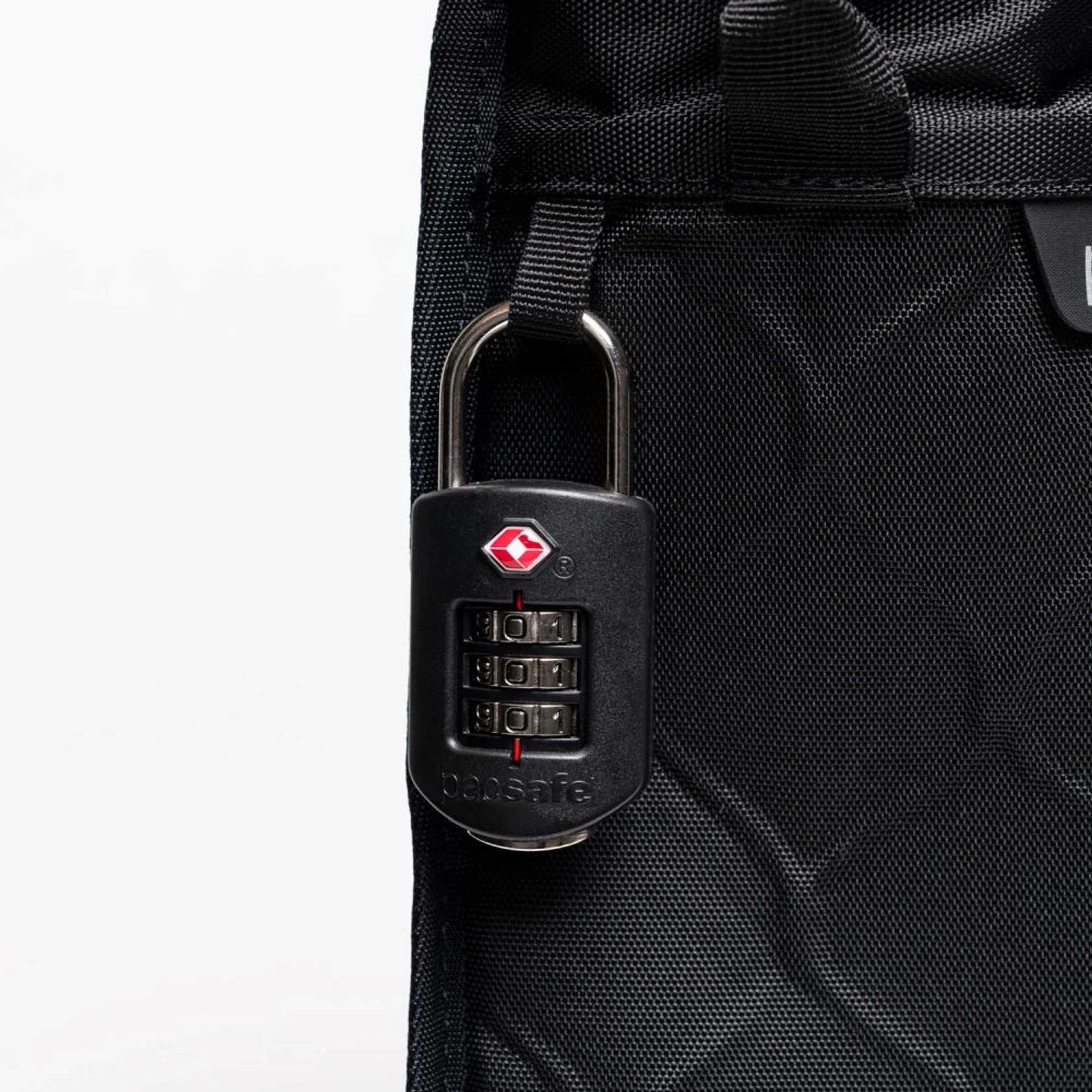 Тревел-кейс антизлодій Pacsafe Travelsafe 12L GII portable safe - Чорний