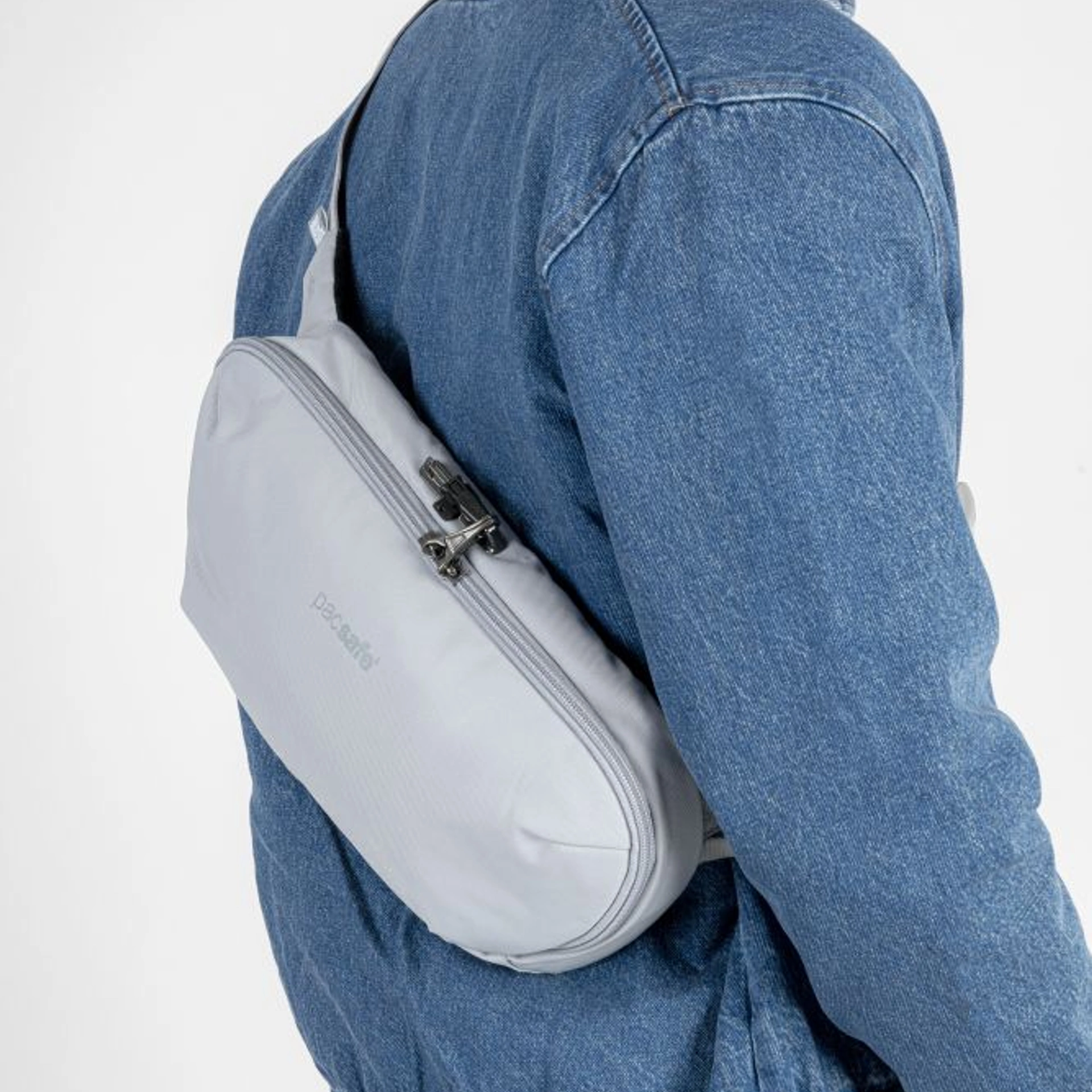 Сумка через плече антизлодій Pacsafe V Urban Sling - Світло-сірий / чорний