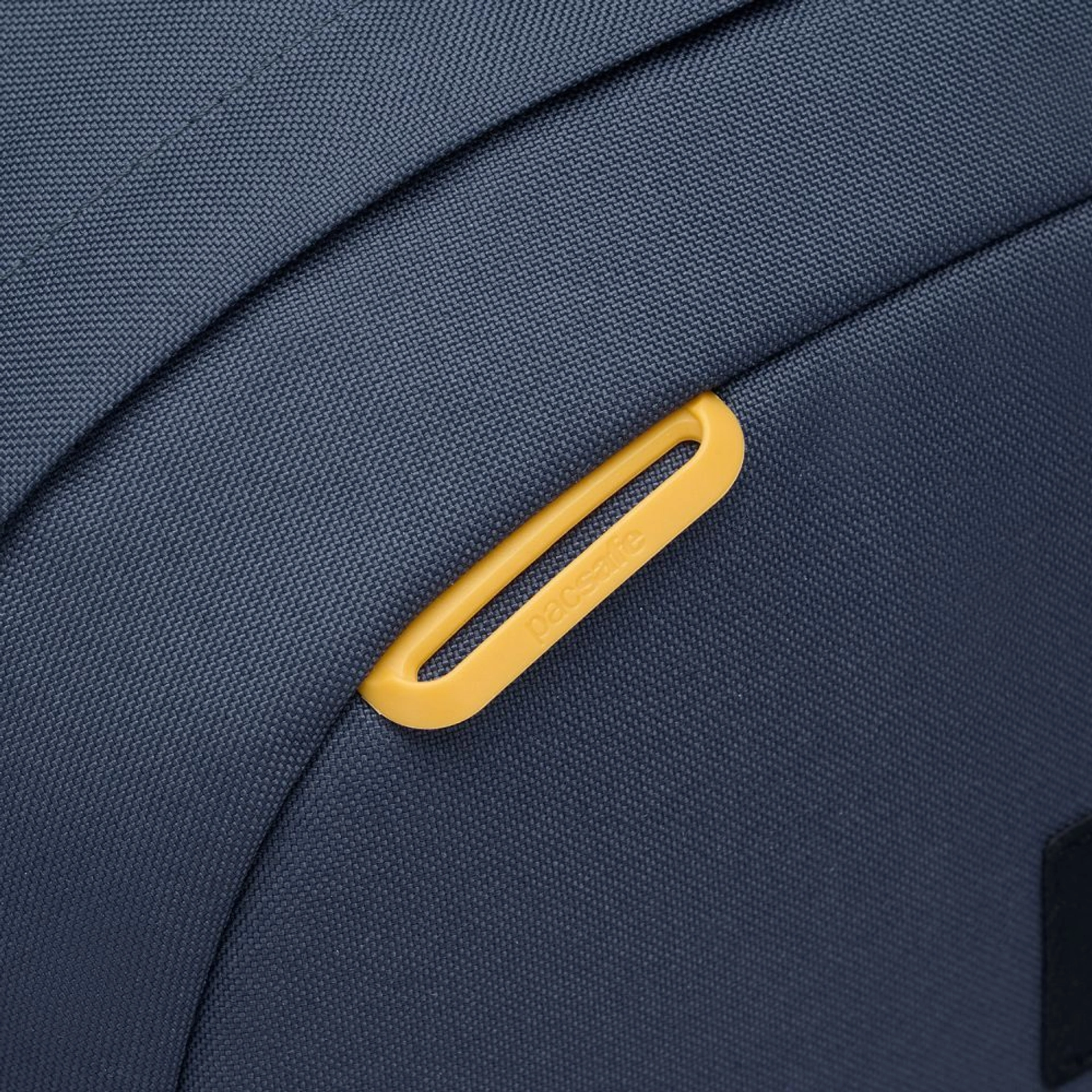 Рюкзак міський антизлодій Pacsafe GO 25 - Темно-синій / жовтий
