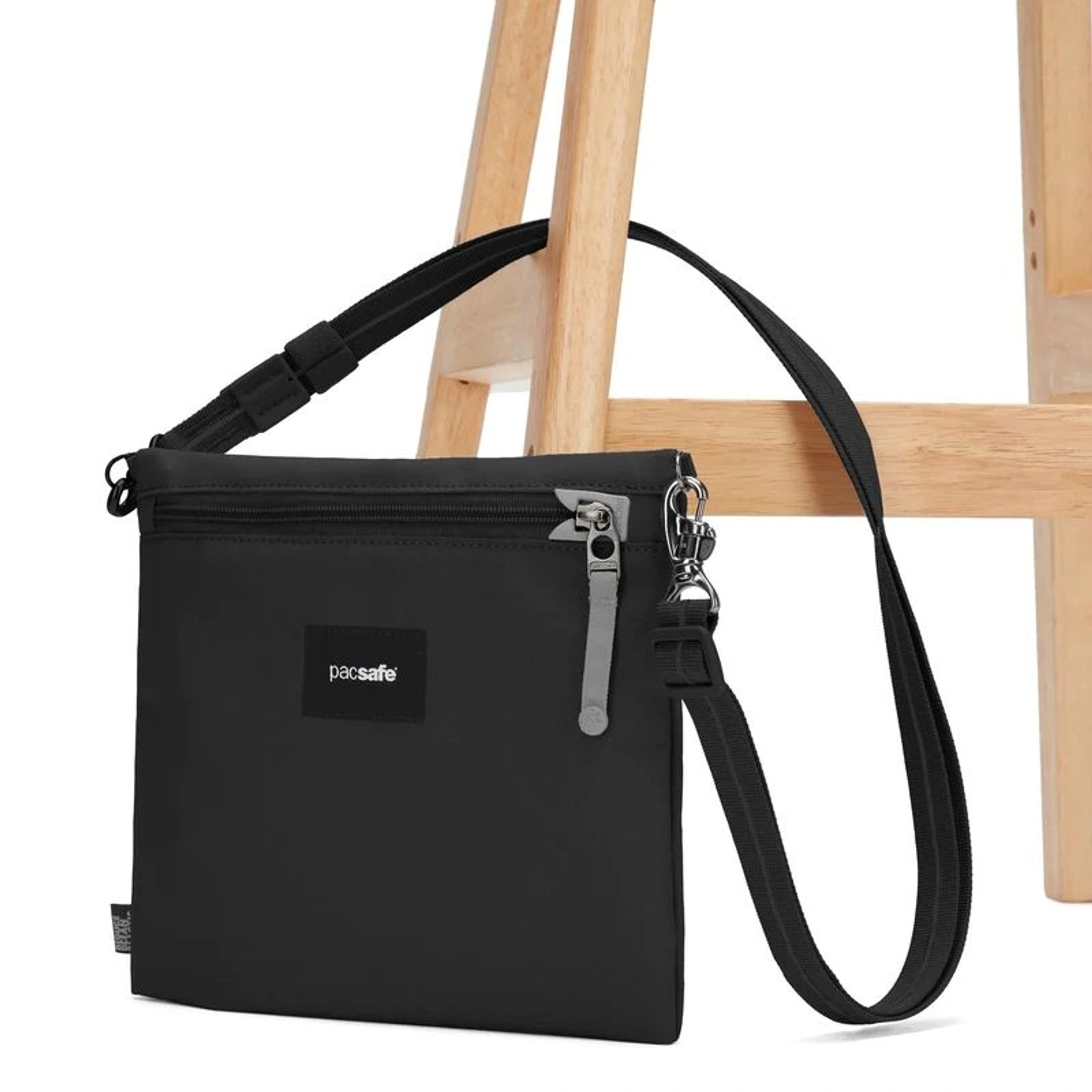 Сумка через плече антизлодій Pacsafe GO Crossbody - Насичений чорний