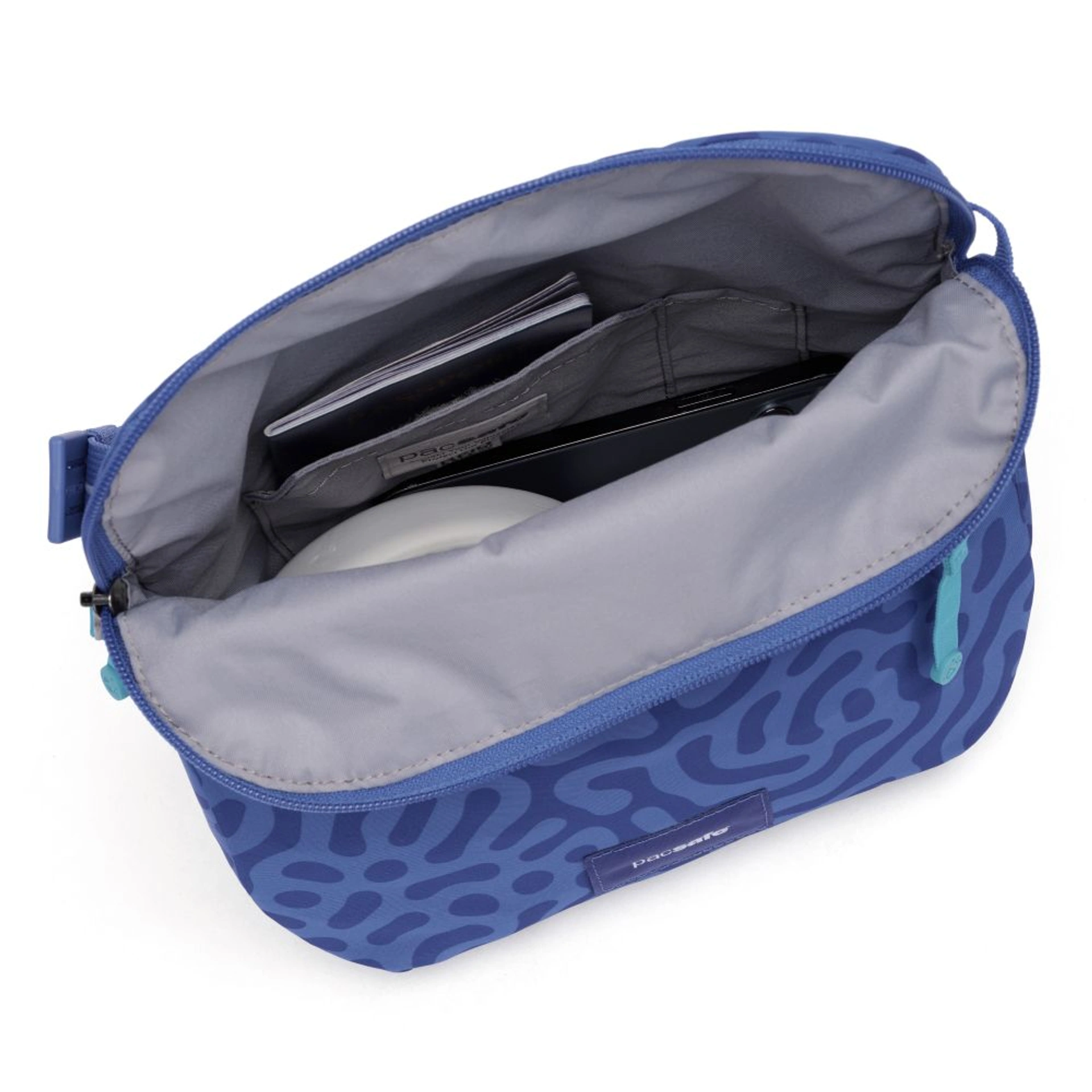Сумка через плече антизлодій Pacsafe GO Saddle Crossbody - Небесно-блакитний