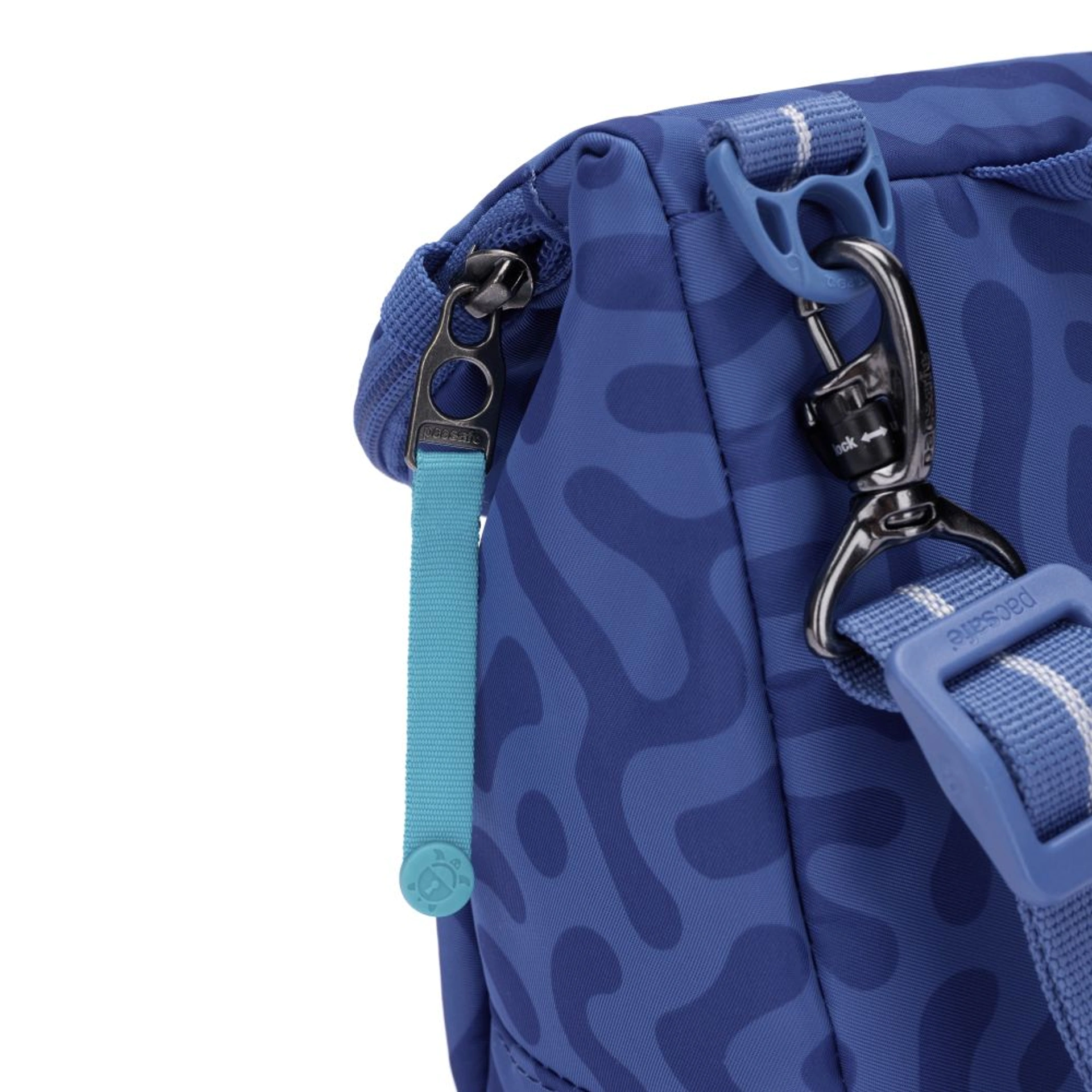 Сумка через плече антизлодій Pacsafe GO Saddle Crossbody - Небесно-блакитний