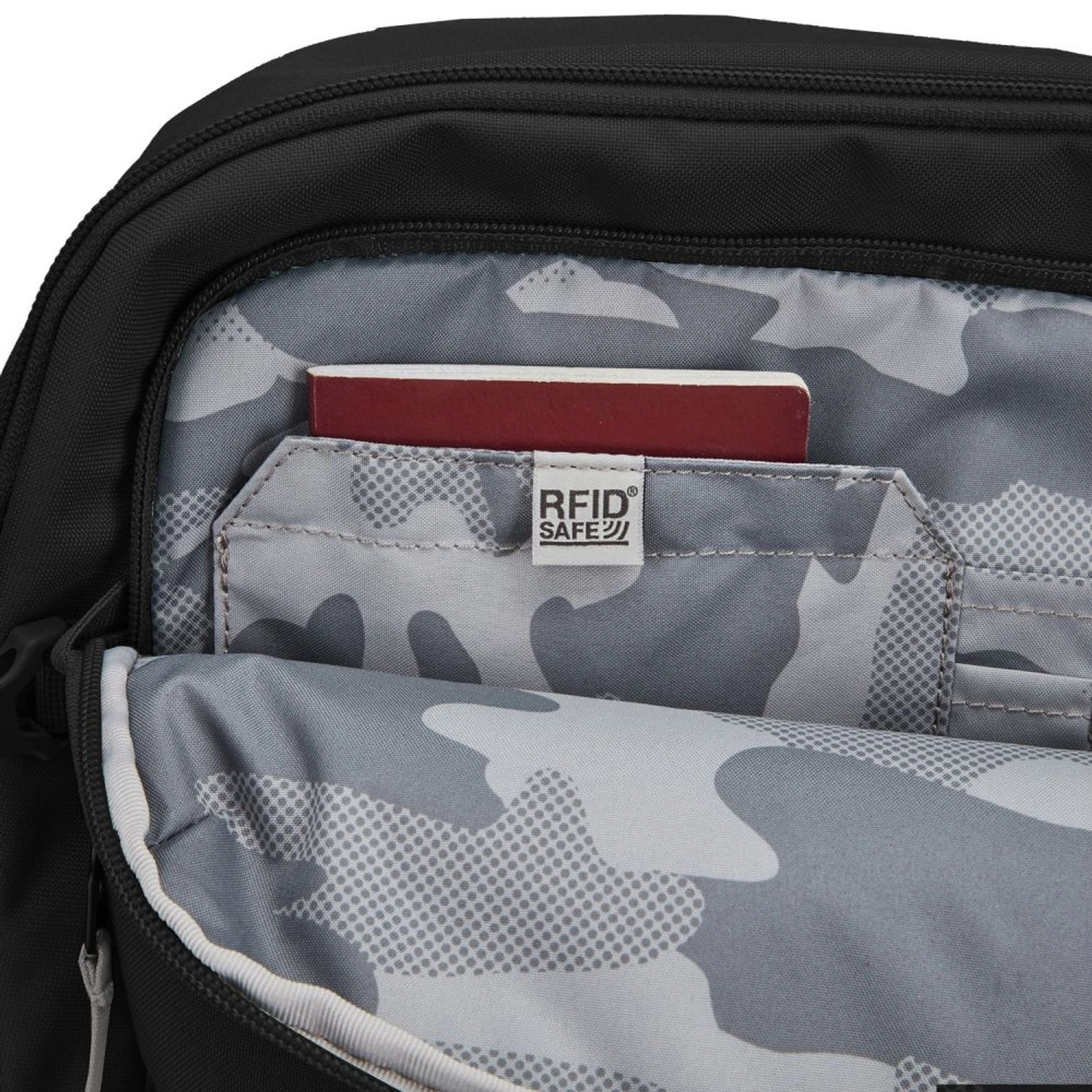 Рюкзак для подорожей антизлодій Pacsafe GO Carry-on 34 - Насичений чорний
