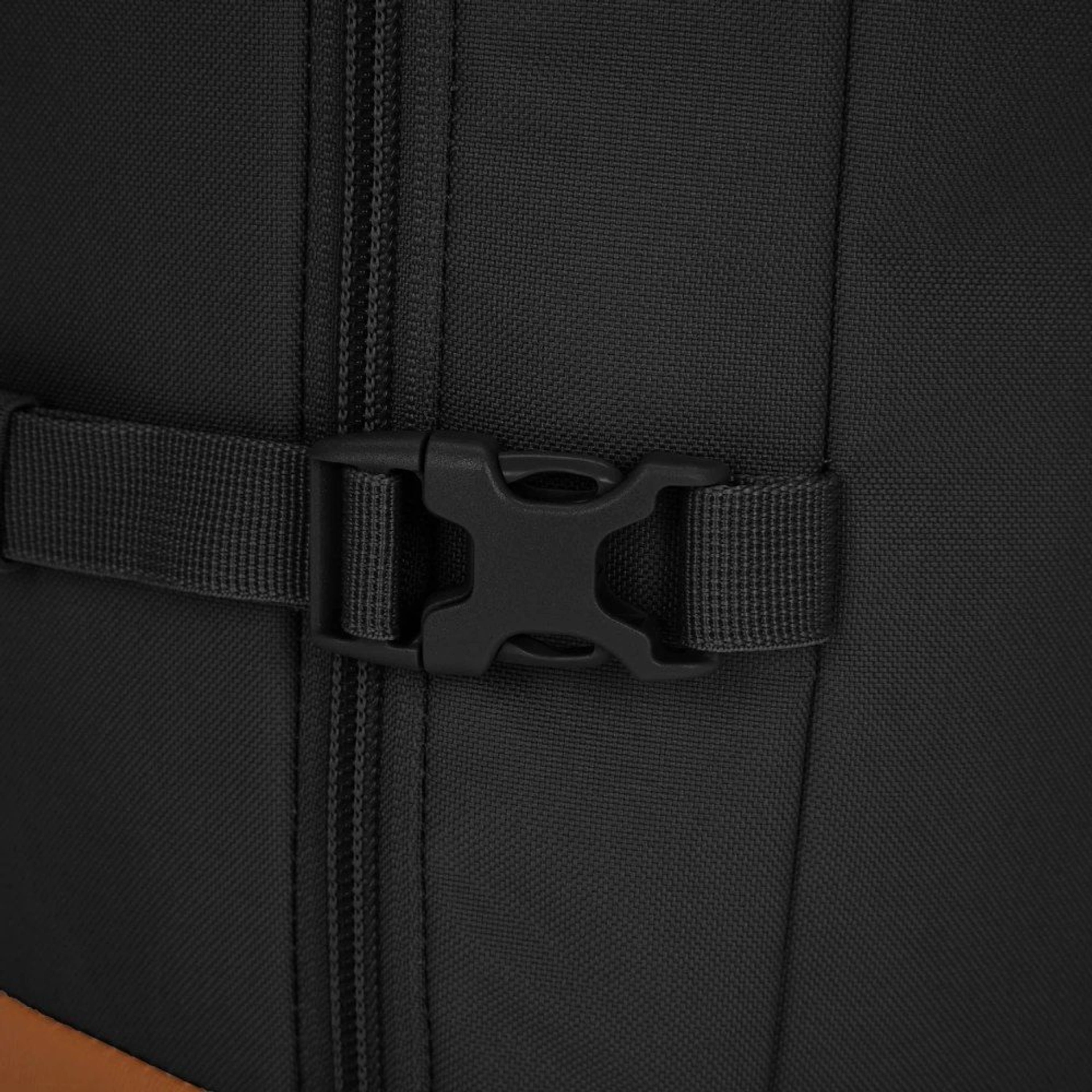 Рюкзак-сумка антизлодій Pacsafe GO Carry-on 44 - Насичений чорний