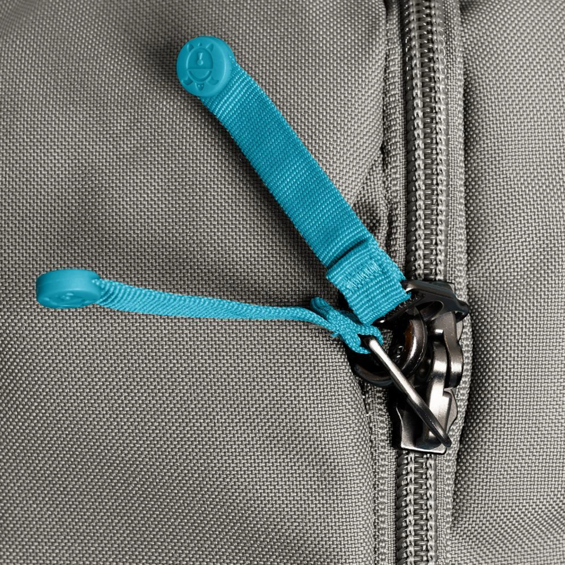 Рюкзак-сумка антизлодій Pacsafe GO Carry-on 44 - Сірий / блакитний