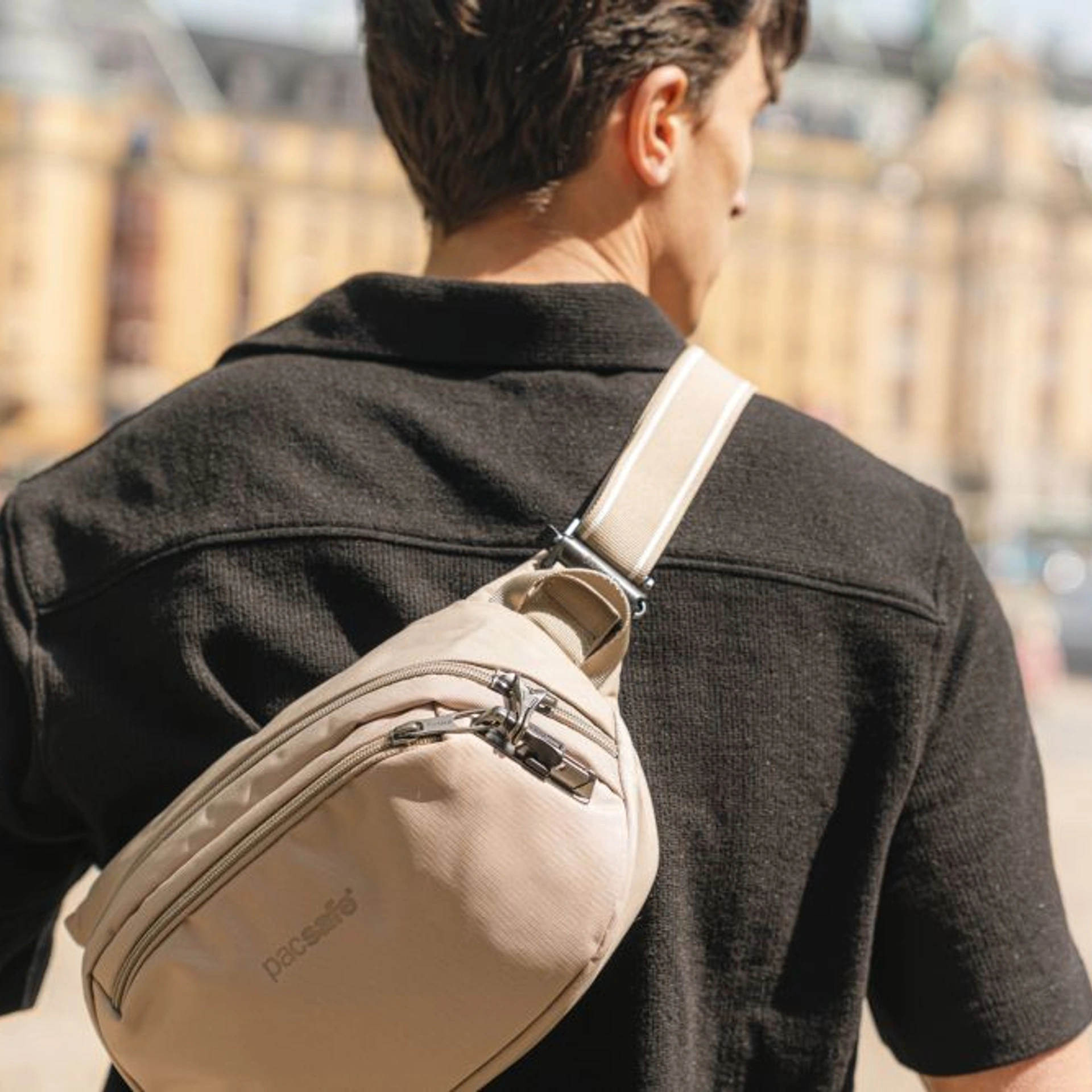 Сумка на пояс антизлодій Pacsafe V Hip Pack - Бежевий / чорний