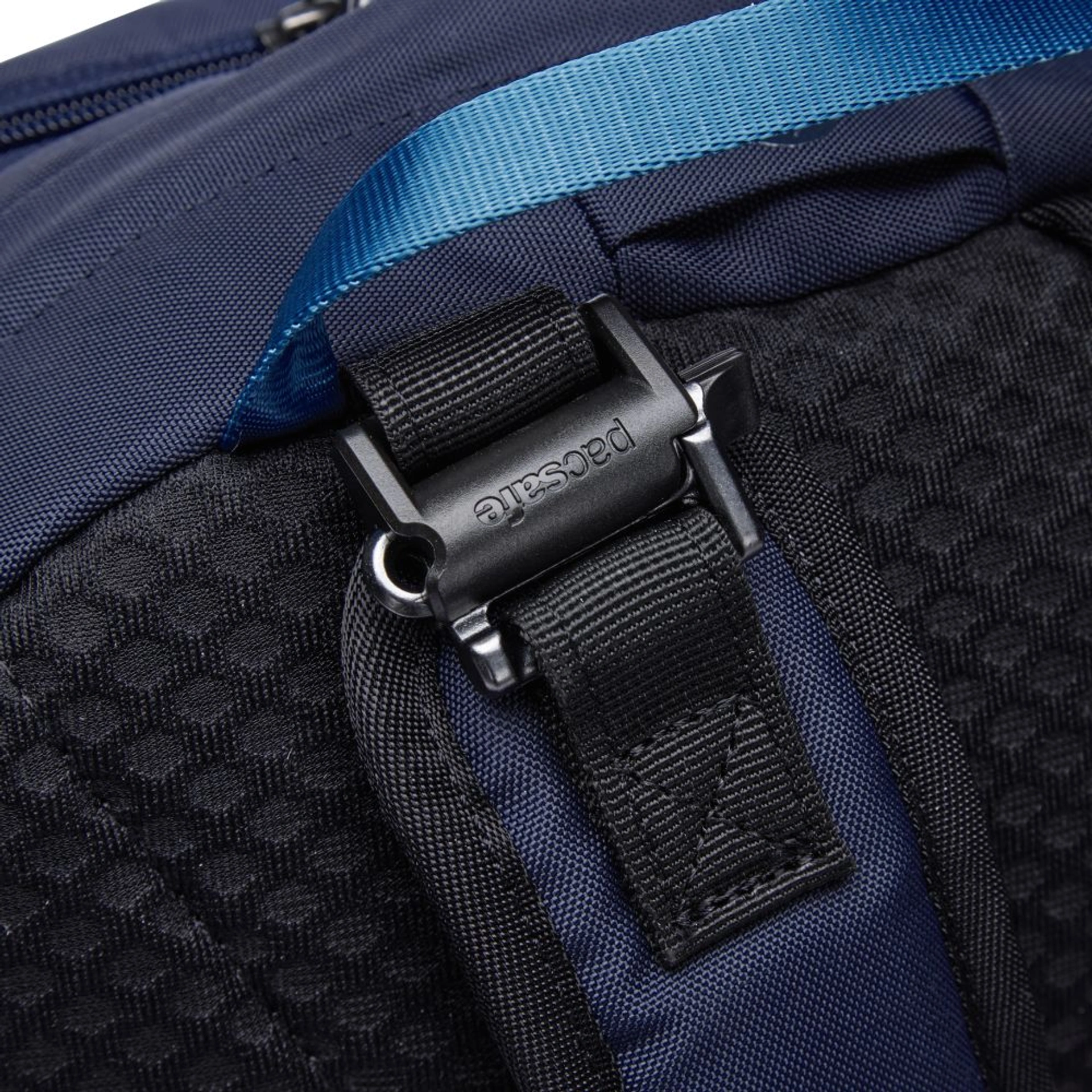 Рюкзак для подорожей антизлодій Pacsafe V 24L Active - Темно-синій