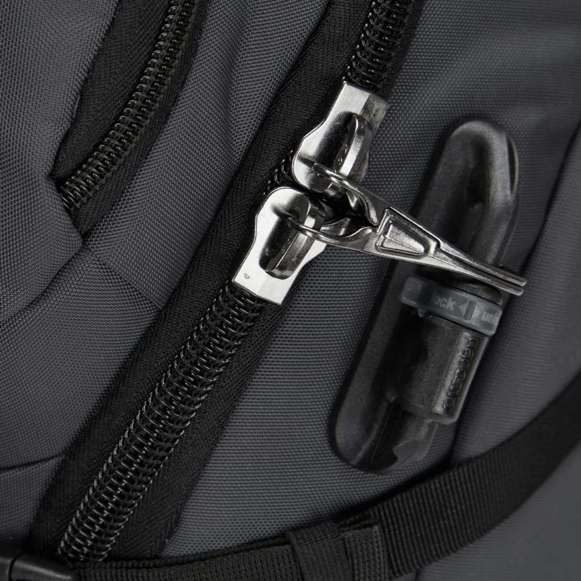Рюкзак туристичний антизлодій Pacsafe EXP35 travel - Графітовий