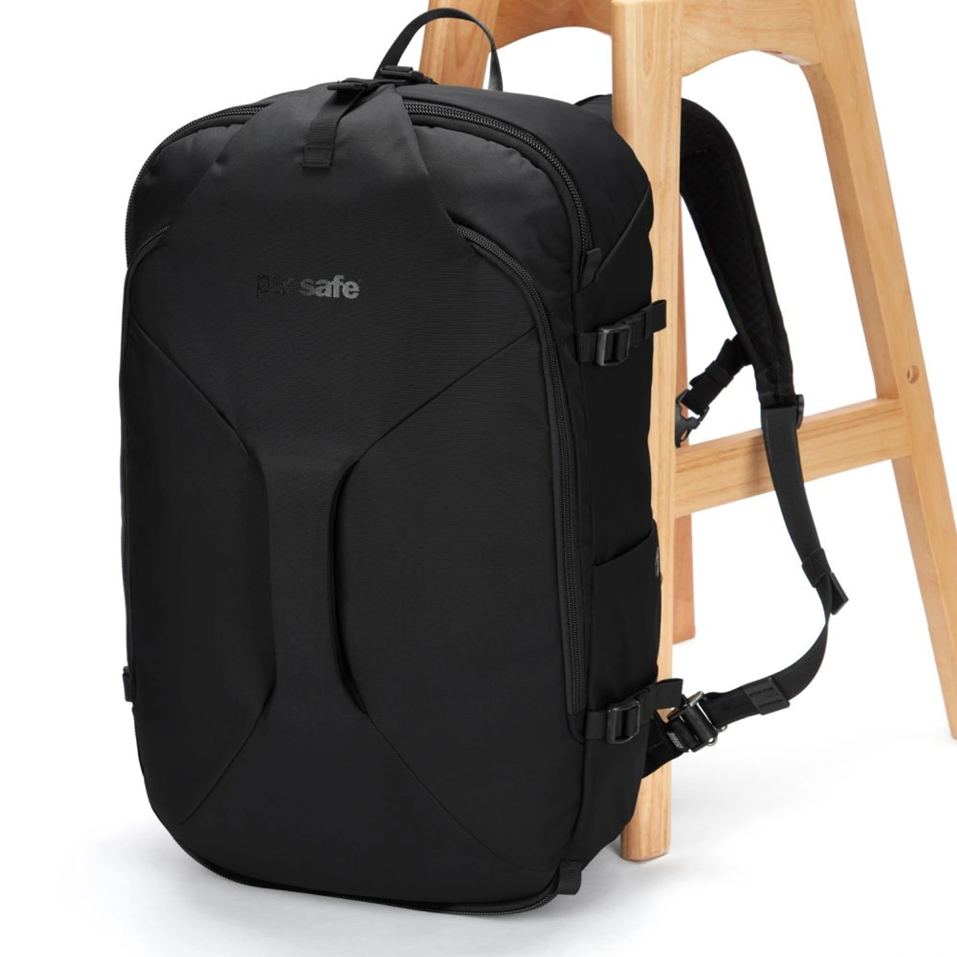 Рюкзак для подорожей антизлодій Pacsafe EXP45 carry-on travel - Чорний
